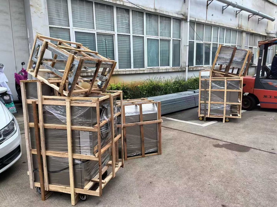 多臺許昌智工電磁炒貨機分別發貨全國各地